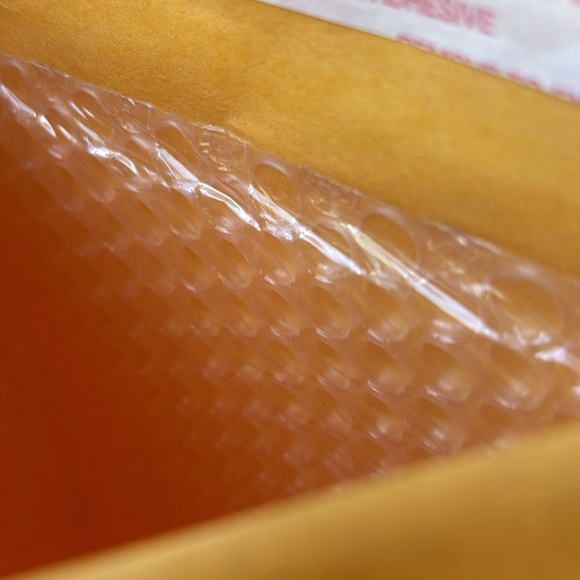 ULINE 18 Pack of 9.5”Wide x 14.5”Long Kraft Bubble Mailer Padded Envelop… - Picture 5 of 5